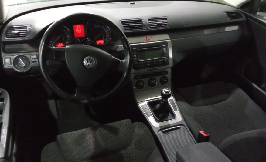 VOLKSWAGEN Passat 1.9 TDI 105cv ADVANCE