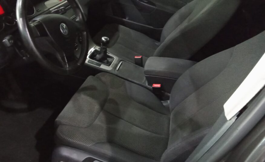 VOLKSWAGEN Passat 1.9 TDI 105cv ADVANCE