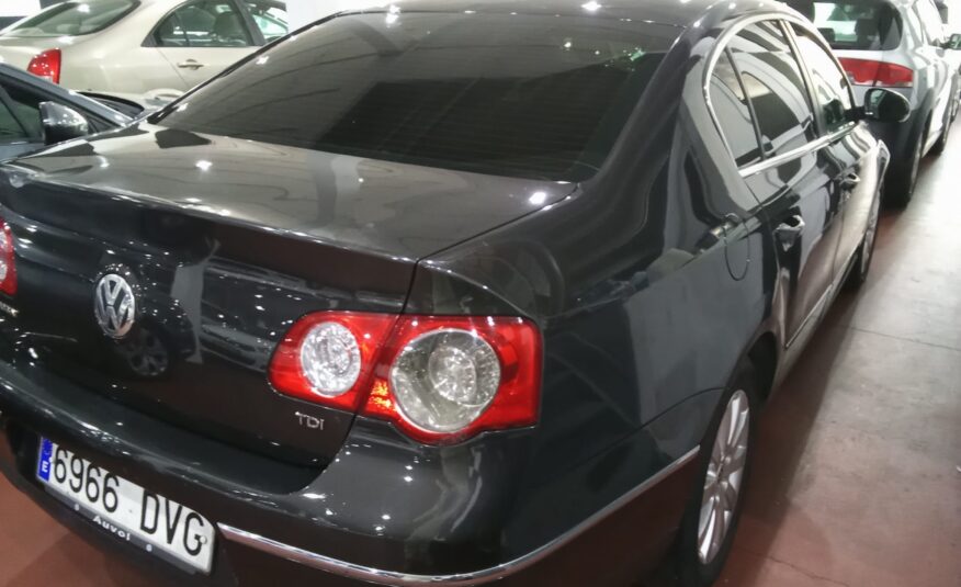 VOLKSWAGEN Passat 1.9 TDI 105cv ADVANCE