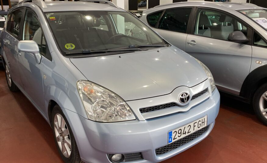 TOYOTA Corolla VERSO 2.2 D4D LUNA 136cv