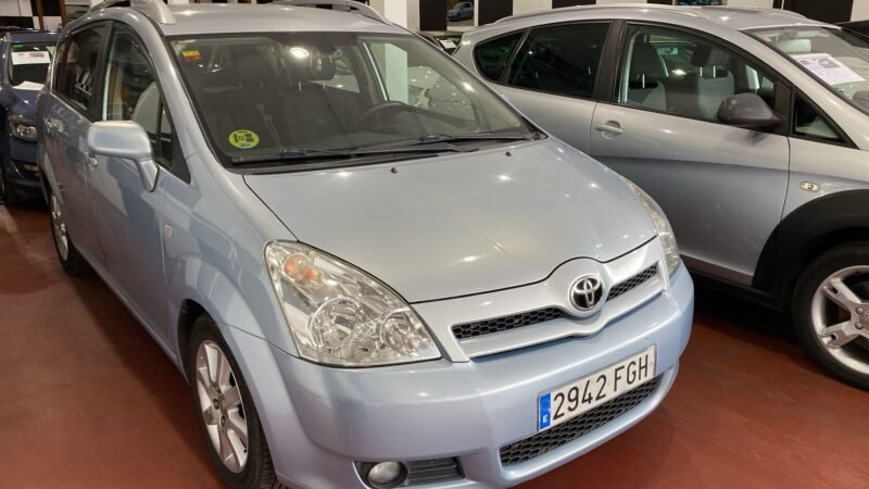 TOYOTA Corolla VERSO 2.2 D4D LUNA 136cv