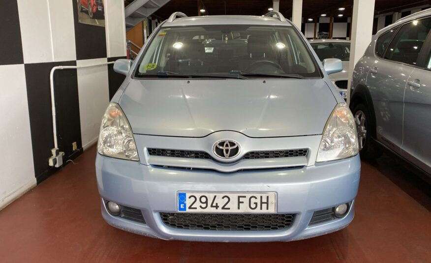 TOYOTA Corolla VERSO 2.2 D4D LUNA 136cv