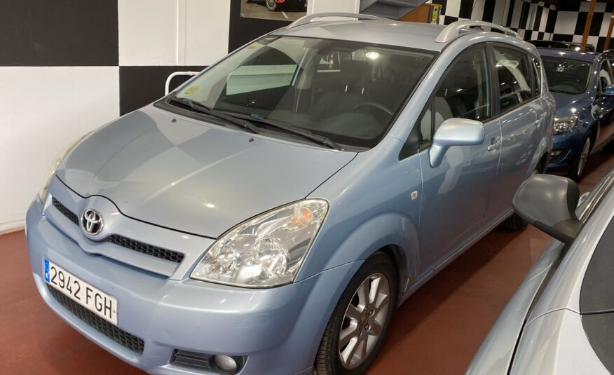 TOYOTA Corolla VERSO 2.2 D4D LUNA 136cv