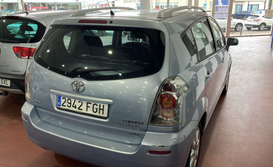 TOYOTA Corolla VERSO 2.2 D4D LUNA 136cv