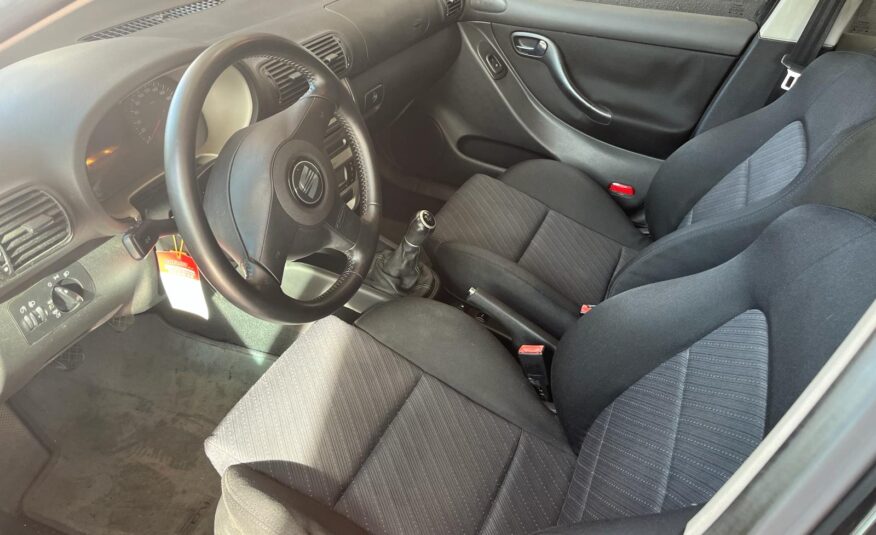 SEAT LEON 1.6i STELLA 100cv