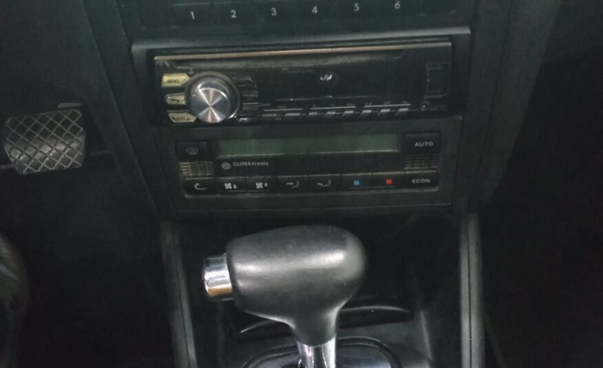 VOLKSWAGEN Golf 1.6i AUTO HIGHLINE 100cv