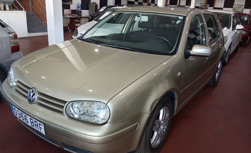 VOLKSWAGEN Golf 1.6i AUTO HIGHLINE 100cv