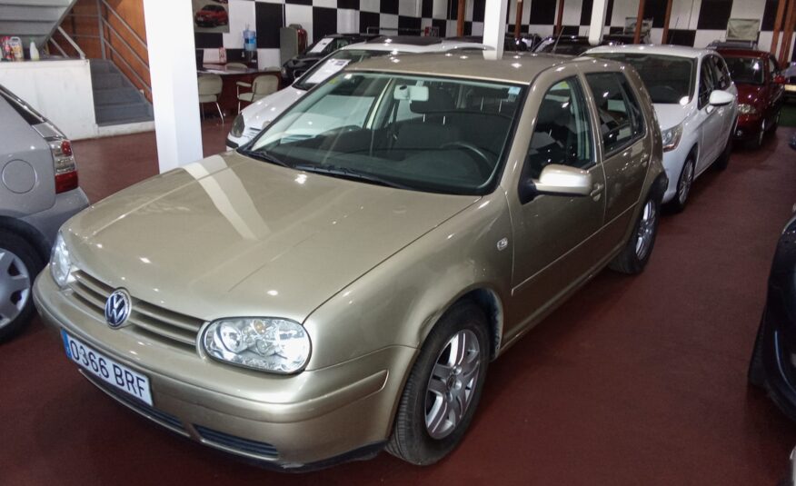 VOLKSWAGEN Golf 1.6i AUTO HIGHLINE 100cv