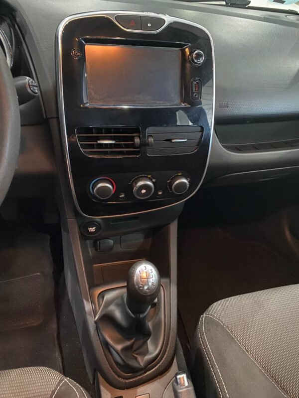 RENAULT Clio 1.2 EXPRESSIÓN 75cv