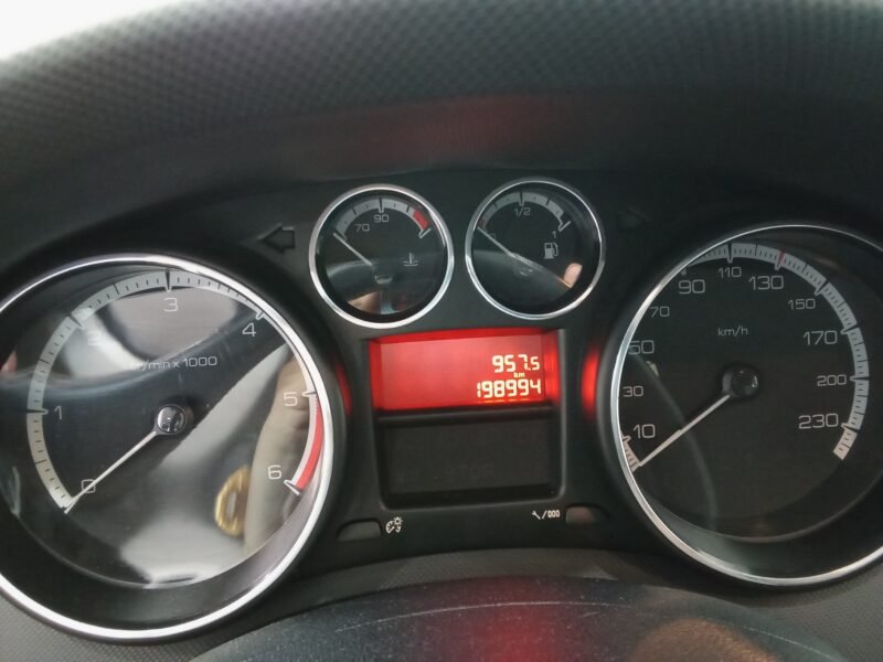 PEUGEOT 308 1.6 HDI PREMIUM