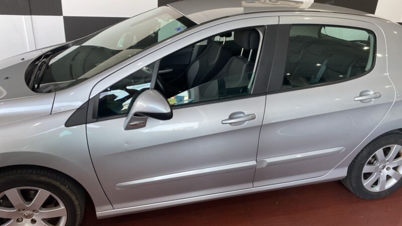 PEUGEOT 308 1.6 HDI PREMIUM