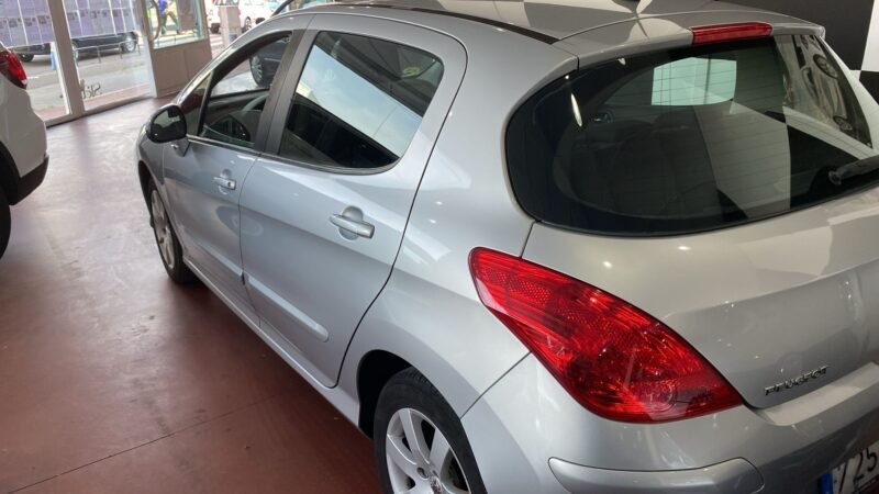 PEUGEOT 308 1.6 HDI PREMIUM