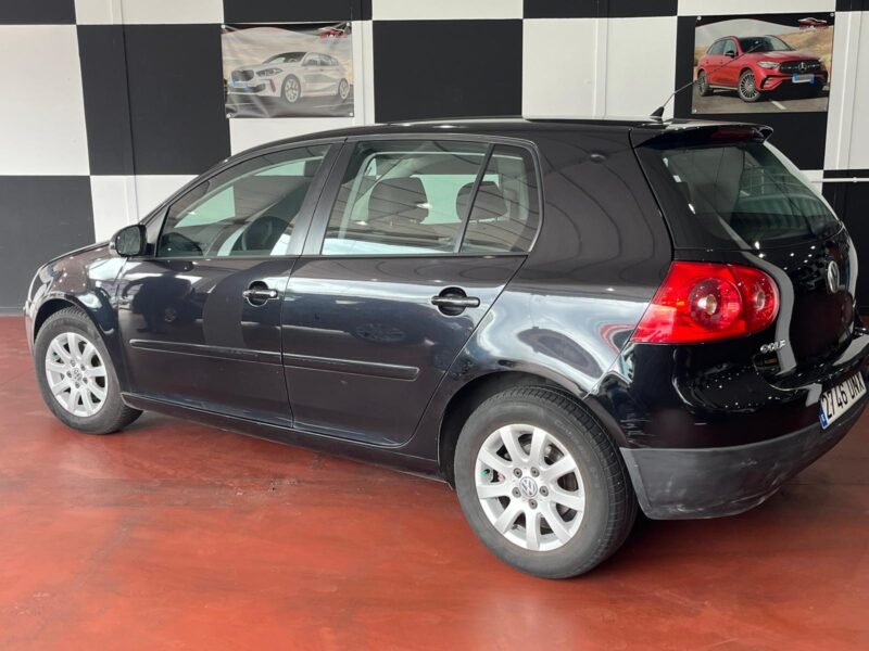 VOLKSWAGEN Golf 1.6i fsi highline 115cv