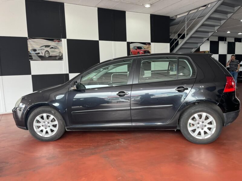 VOLKSWAGEN Golf 1.6i fsi highline 115cv