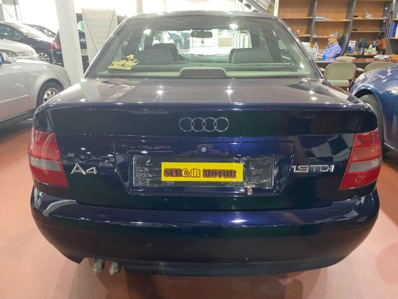 AUDI A4 1.9 TDI 110cv