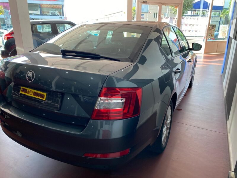 SKODA Octavia 1.6 TDI 105cv AMBITION