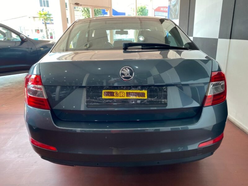 SKODA Octavia 1.6 TDI 105cv AMBITION
