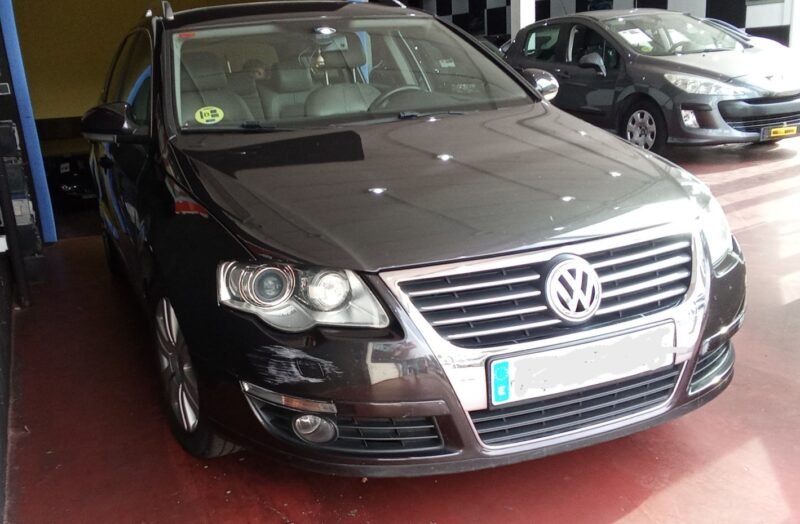 VOLKSWAGEN Passat 2.0 TDi 140cv FAMILIAR HIGLINE
