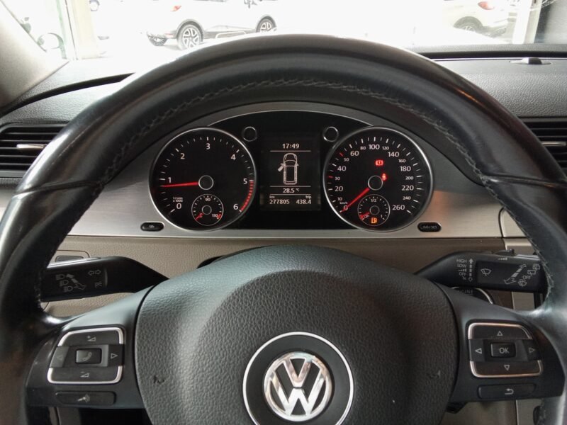 VOLKSWAGEN Passat 2.0 TDi 140cv FAMILIAR HIGLINE
