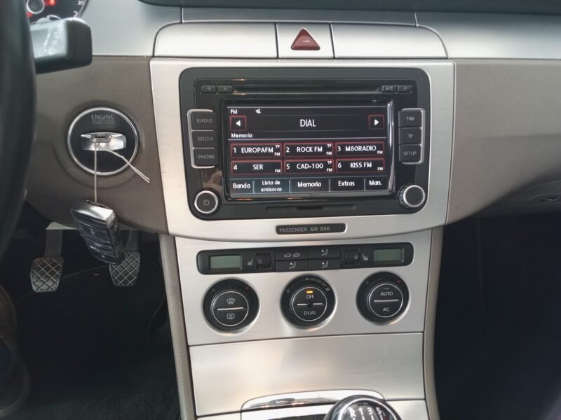 VOLKSWAGEN Passat 2.0 TDi 140cv FAMILIAR HIGLINE