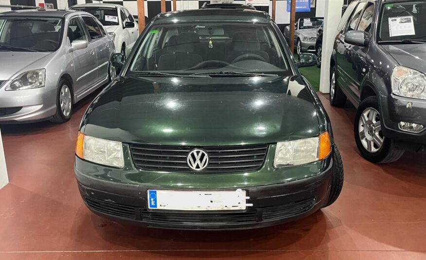 VOLKSWAGEN Passat 1.8i 125cv CONFORTLINE