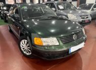 VOLKSWAGEN Passat 1.8i 125cv CONFORTLINE