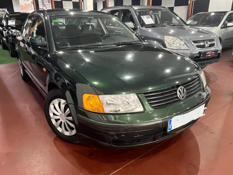 VOLKSWAGEN Passat 1.8i 125cv CONFORTLINE