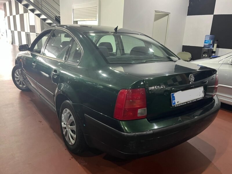 VOLKSWAGEN Passat 1.8i 125cv CONFORTLINE