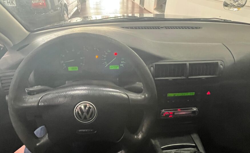 VOLKSWAGEN Passat 1.8i 125cv CONFORTLINE