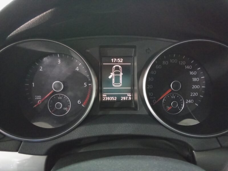 VOLKSWAGEN Golf VI 2.0 TDi