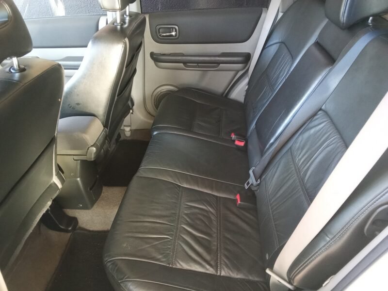NISSAN XTRAIL 2.2 dci confort plus 4×4
