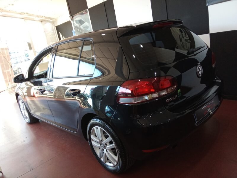 VOLKSWAGEN Golf VI 1,6 TDI SPORT