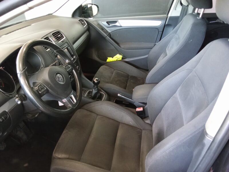 VOLKSWAGEN Golf VI 1,6 TDI SPORT