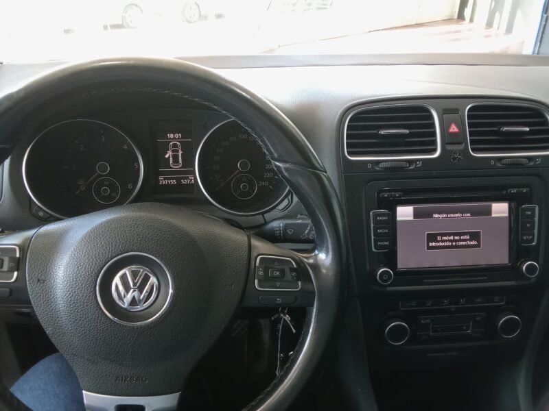 VOLKSWAGEN Golf VI 1,6 TDI SPORT