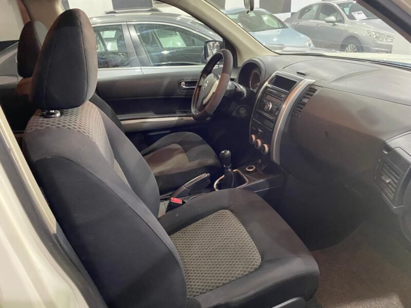 NISSAN x-trail 2.0D