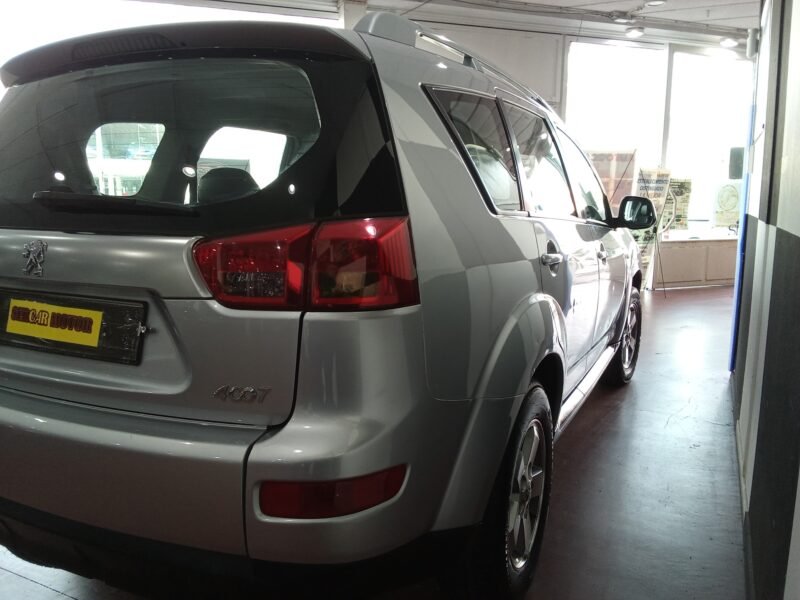 PEUGEOT 4007 2.2 hdi 7 plazas 4×4 premium