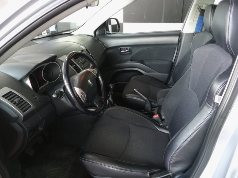PEUGEOT 4007 2.2 hdi 7 plazas 4×4 premium