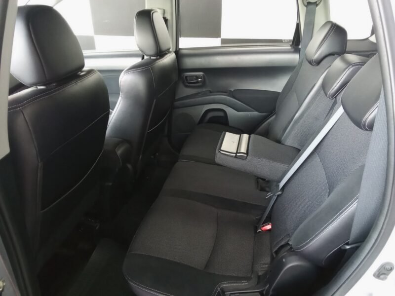 PEUGEOT 4007 2.2 hdi 7 plazas 4×4 premium
