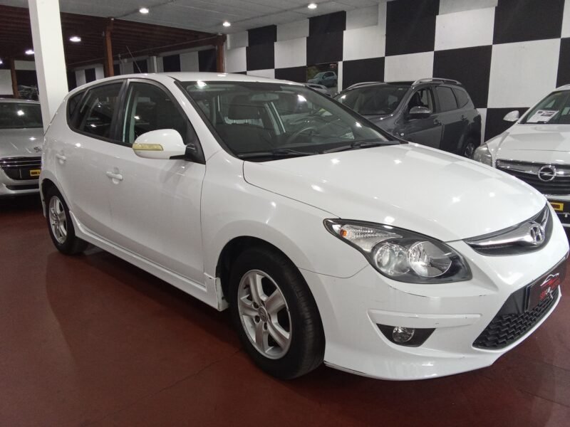 HYUNDAI i30 1.6 CDRI CONFORT