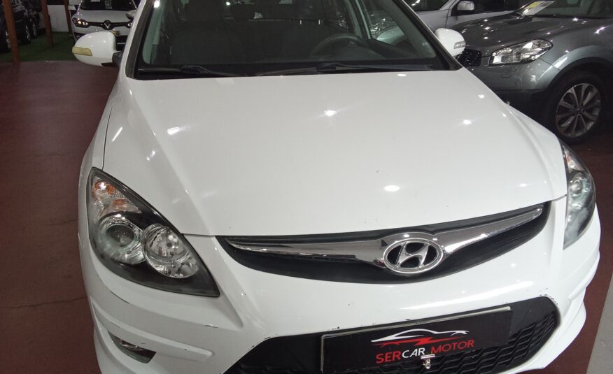HYUNDAI i30 1.6 CDRI CONFORT