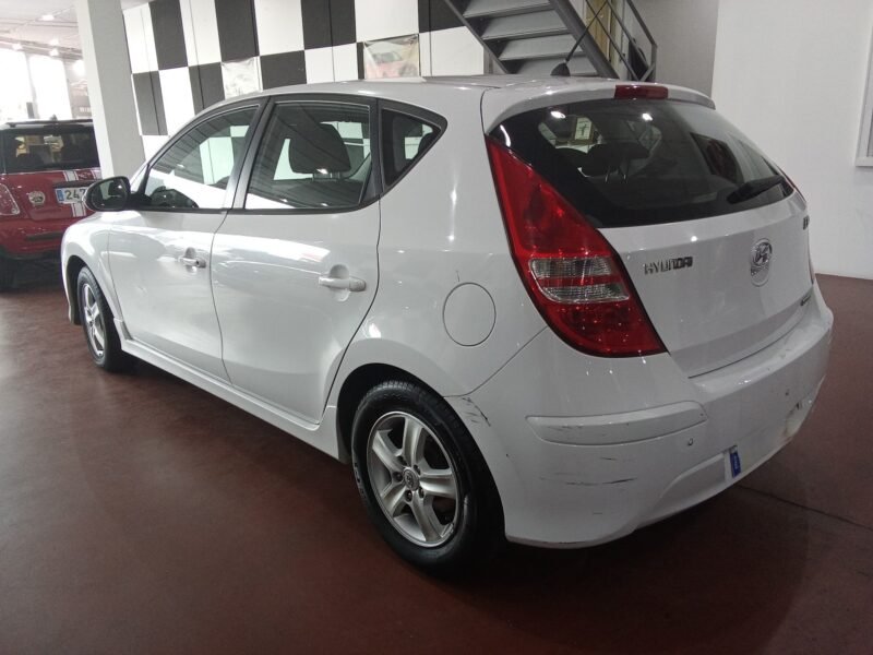 HYUNDAI i30 1.6 CDRI CONFORT