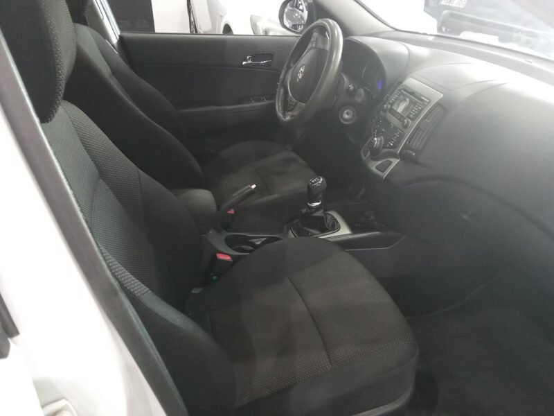 HYUNDAI i30 1.6 CDRI CONFORT