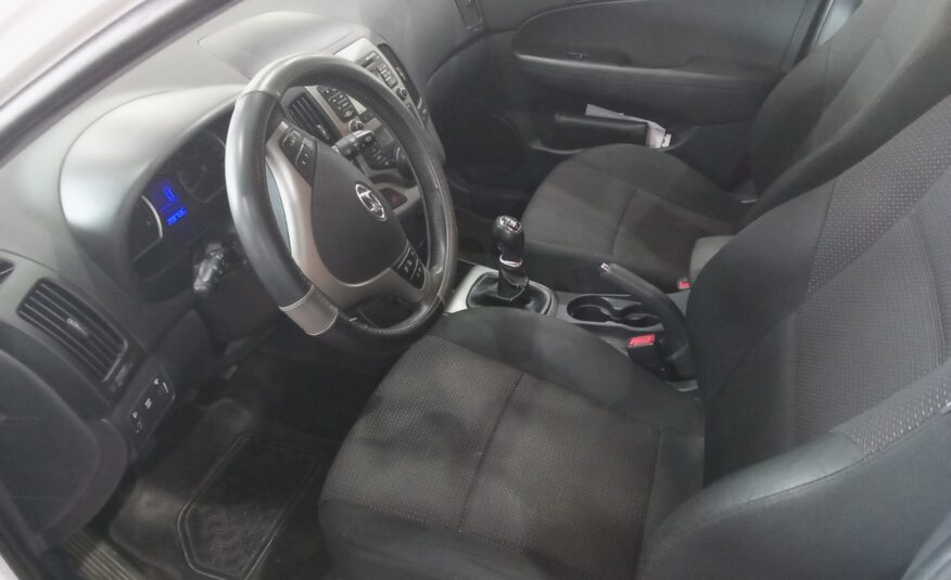 HYUNDAI i30 1.6 CDRI CONFORT