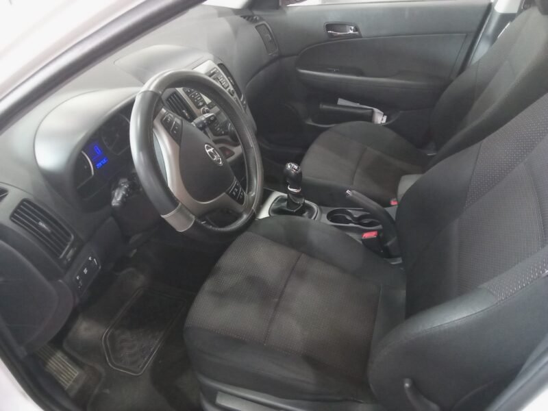 HYUNDAI i30 1.6 CDRI CONFORT