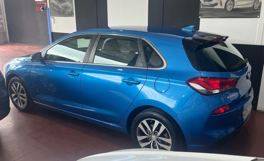 HYUNDAI i30 1.6 CRDi TECKNO