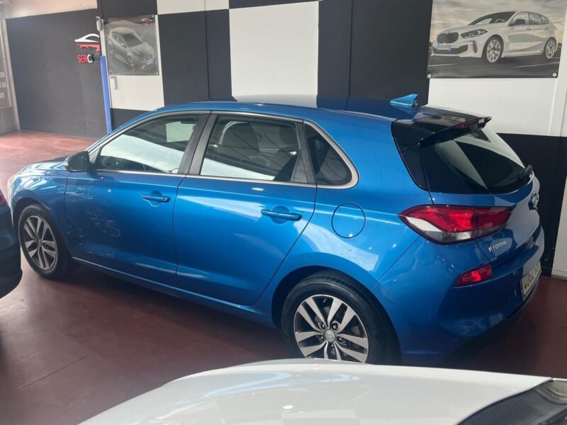 HYUNDAI i30 1.6 CRDi TECKNO