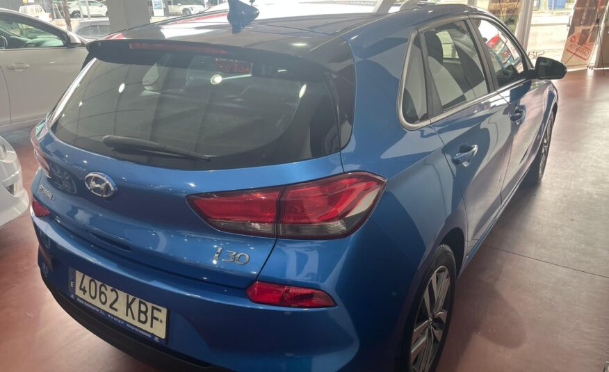 HYUNDAI i30 1.6 CRDi TECKNO