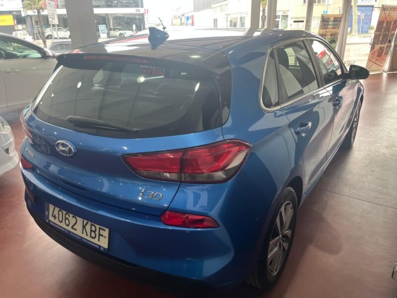 HYUNDAI i30 1.6 CRDi TECKNO