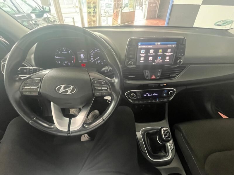 HYUNDAI i30 1.6 CRDi TECKNO