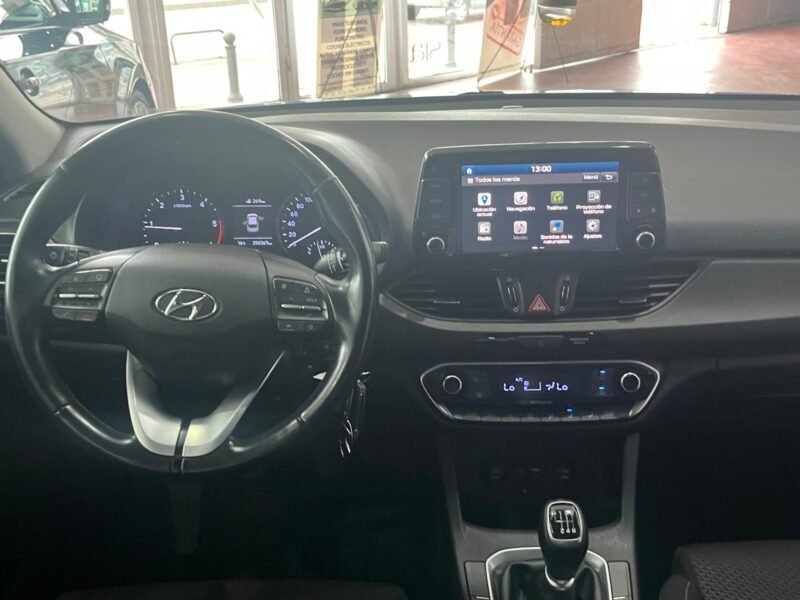 HYUNDAI i30 1.6 CRDi TECKNO